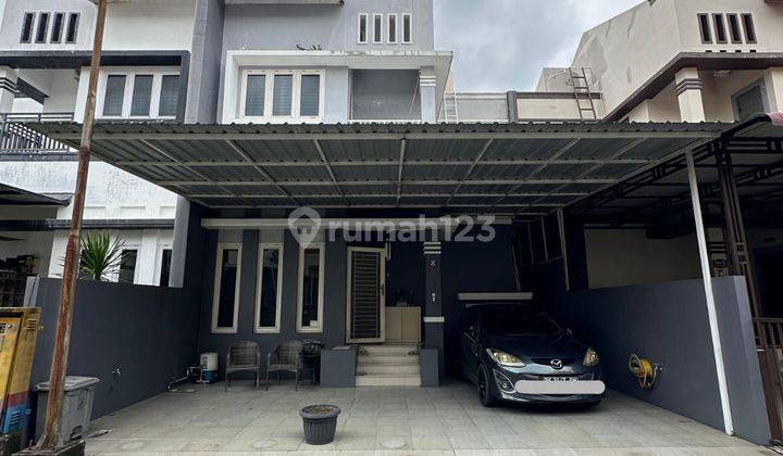 Rumah 2 Lantai Mewah Di Jl Eka Warni, Johor 1