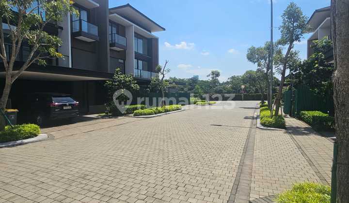 Rumah Mewah di Kawasan Eksklusif Navapark, BSD City Rumah Mewah di Kawasan Eksklusif Navapark, BSD City