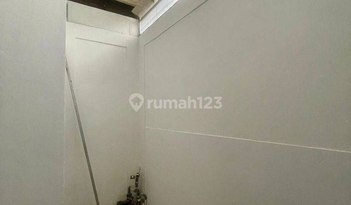 Rumah 2 Lantai Graha Raya Siap Huni  2