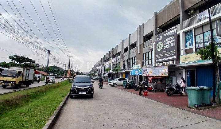 Furnished 3-Story Shop House Ready to Use in Lippo Karawaci Furnished 3-Story Shop House Ready to Use in Lippo Karawaci