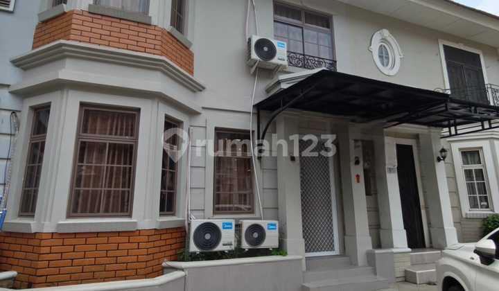 Townhouse Cantik 2 Lantai Full Furnished di Taman Paris Lippo Karawaci Townhouse Cantik 2 Lantai Full Furnished di Taman Paris Lippo Karawaci