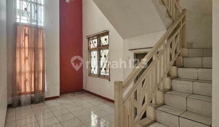 Need Money Quick Sale Large House on Boulevard Banjar Wijaya 2