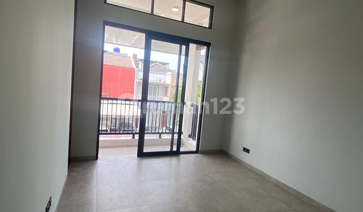 Rumah 2 Lantai Siap Huni Belum Pernah Dihuni di Alam Sutera 2