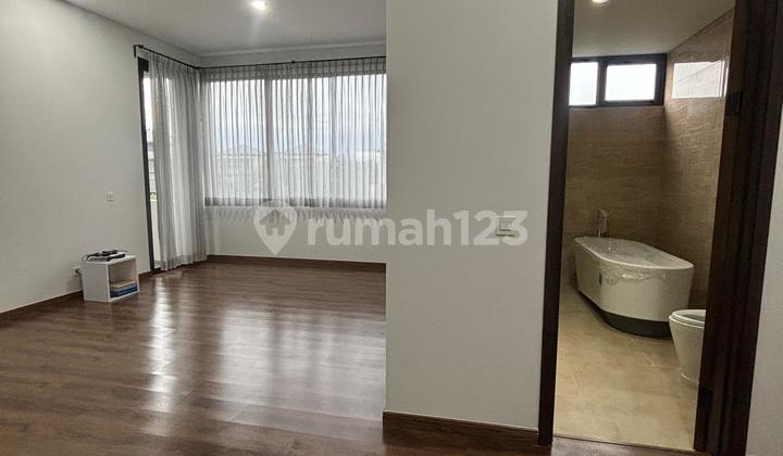 Rumah Semi Furnished di Zora Bsd City