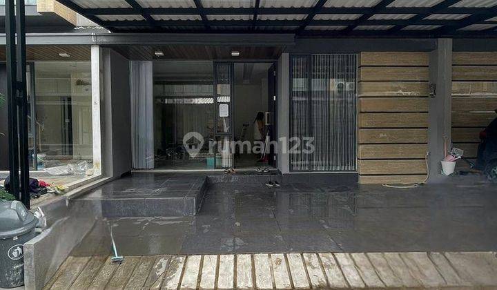 Disewakan Rumah 2.5 Lantai Full Renov Di First Stone 1