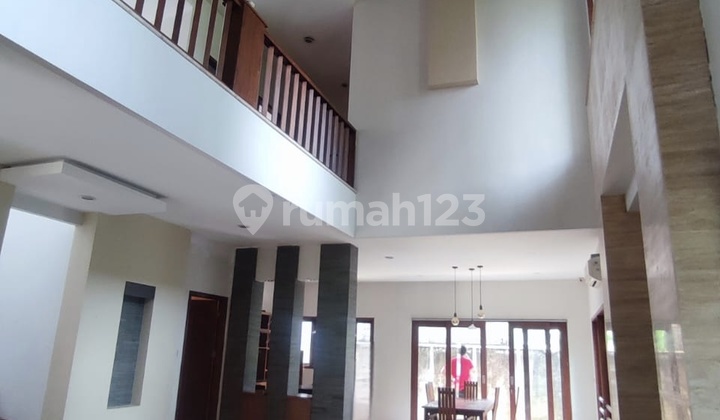 Fully Furnished House with a Villa Ambiance in Lippo Karawaci Central 2