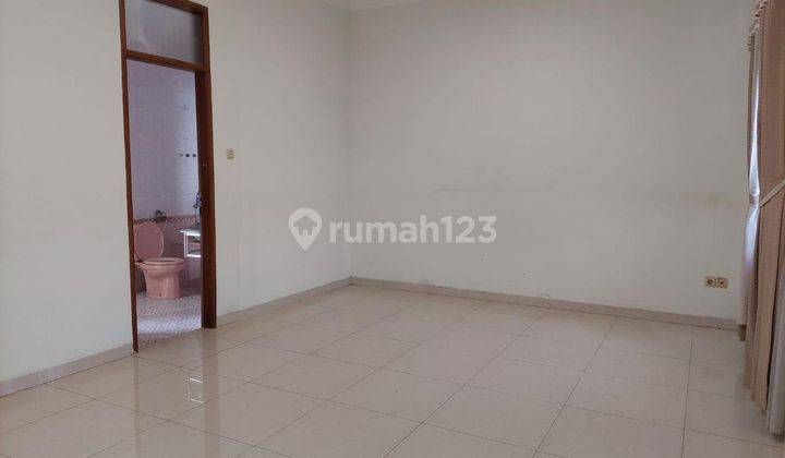 Rumah 2 Lantai Bagus SHM di Komplek Batumas, Bandung