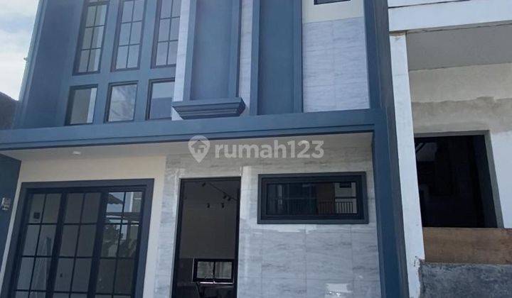 Rumah 2 Lantai Siap Huni Strategis Gratis Biaya Di Pusat Kota Bogor  1