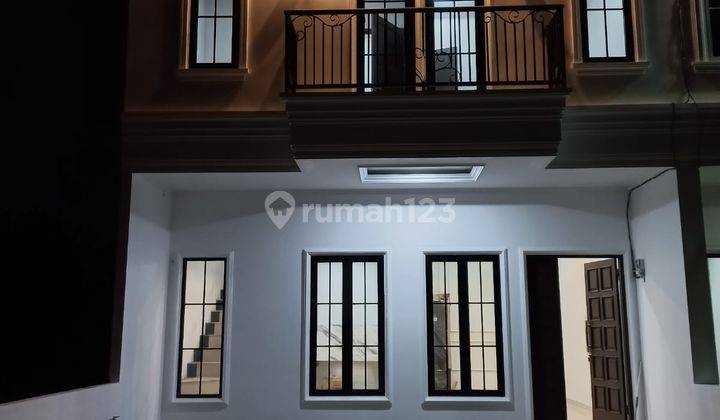 Rumah Mewah 2 Lantai Strategis Dp Nol Persen Dekat Stasiun Di Depok 2