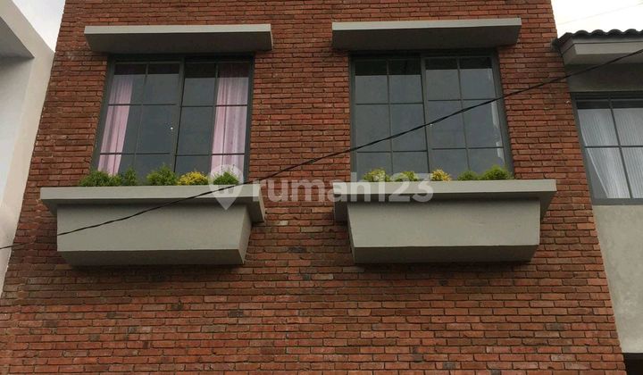Dijual Rumah Murah Konsep Industrial Di Sariwangi