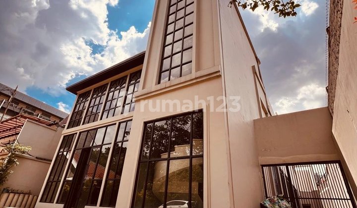 Dijual Gedung Ruang Usaha di Dago Raya Bawah Bandung Pusat
