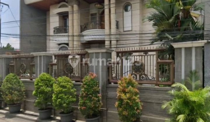 Dijual Rumah Mewah Sultan Mainroad Jl Sekejati Bandung