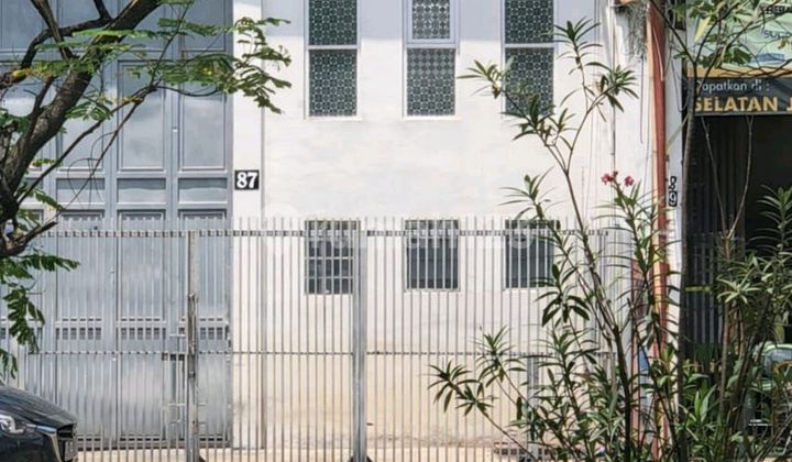 For Rent 2-Story Shop House Continuous Road Jakarta Bandung