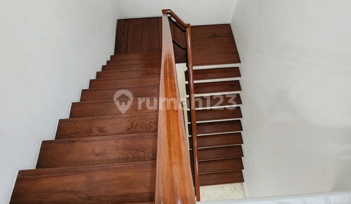 Rumah Siap Huni Di Area Tenang Di Kebayoran Baru, Jaksel 2