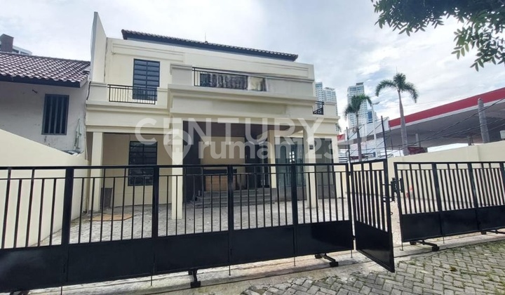 For Rent 3-Story Mini Building in Kebayoran Baru For Rent 3-Story Mini Building in Kebayoran Baru