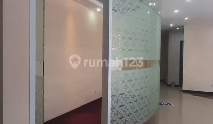 Gedung Dekat Area Scbd di Kebayoran Baru, Jakarta Selatan