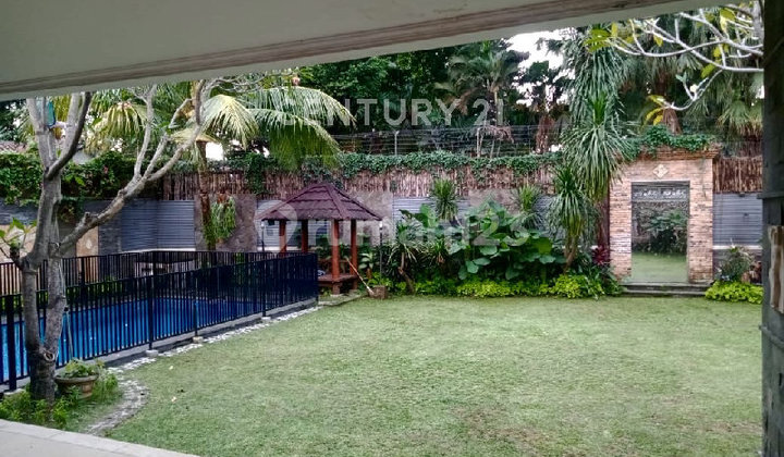 Rumah Asri Halaman Luas & Private Pool Cilandak Jakarta Selatan