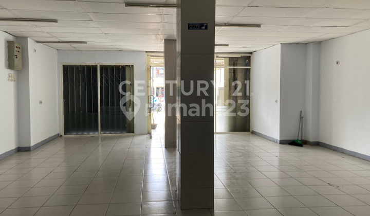 Shop House in a Very Strategic Commercial Location Near PGC, East Jakarta 2