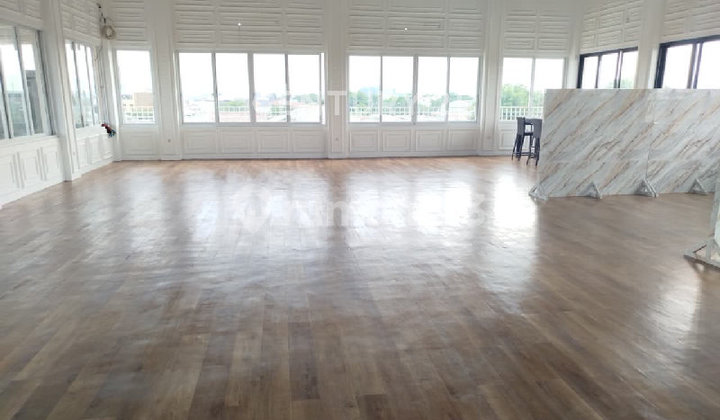 Office Space Luas Kondisi Baru di Tebet, Jakarta Selatan