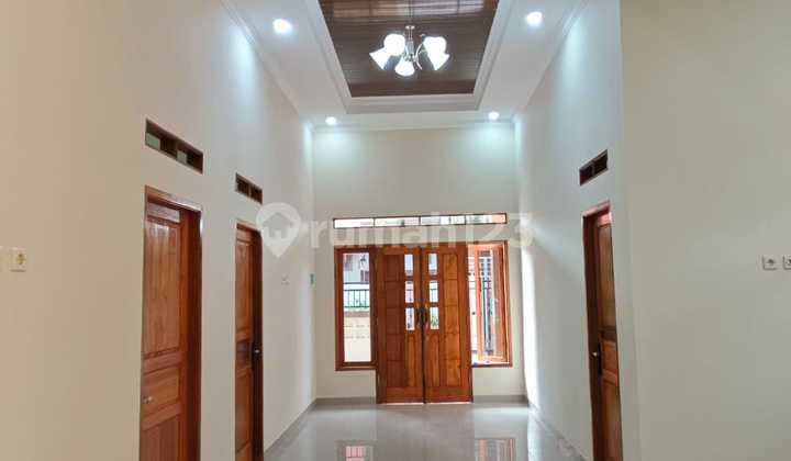 Dijual Rumah Hoek Siap Huni Luas 7x16m Type 3Kt di Bekasi  2