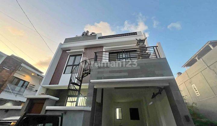 Dijual Rumah 3 Lantai 6 Kamar One Gate Ev 1