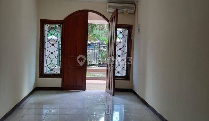 Dijual Cepat Rumah Tengah Kota 2 Lantai Bagus 2