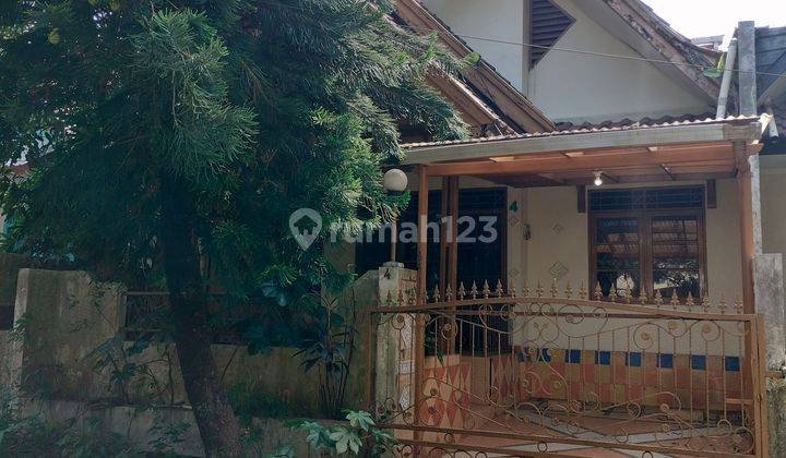 Dijual Cepat Rumah 2 Lantai Sudah Renovasi 1