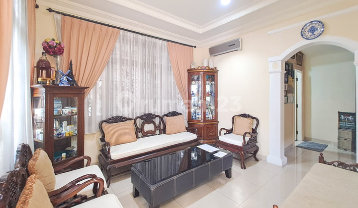 Elegant Luxury House in Legenda Wisata Cibubur, Near Kota Wisata