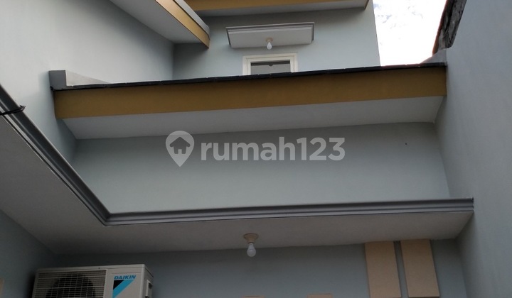 DIJUAL RUMAH DI SEMAMPIR DIJUAL RUMAH DI SEMAMPIR
