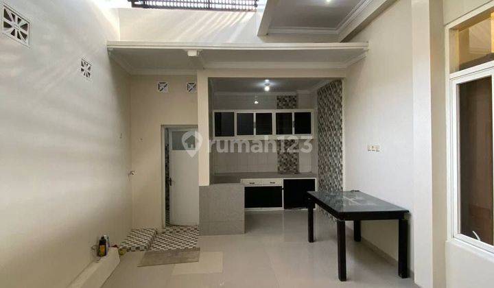 ruang makan jual murah rumah 2 lantai