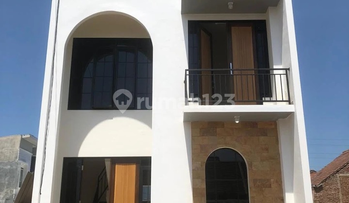 RUMAH 2 LANTAI DI SUKUN KOTAMALANG 1