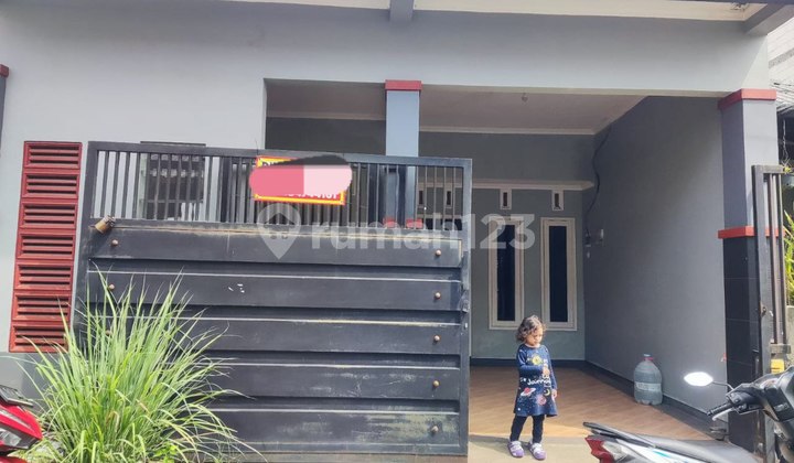 DI SEWAKAN RUMAH 2 LANTAI DI SAWOJAJAR DI SEWAKAN RUMAH 2 LANTAI DI SAWOJAJAR