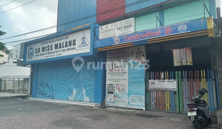 DISEWAKAN RUMAH ( GEDUNG EX SEKOLAHAN )