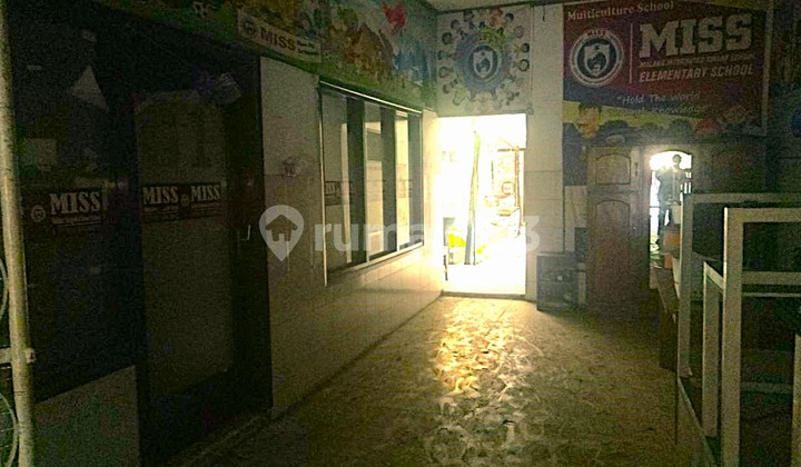 DISEWAKAN RUMAH ( GEDUNG EX SEKOLAHAN ) 2