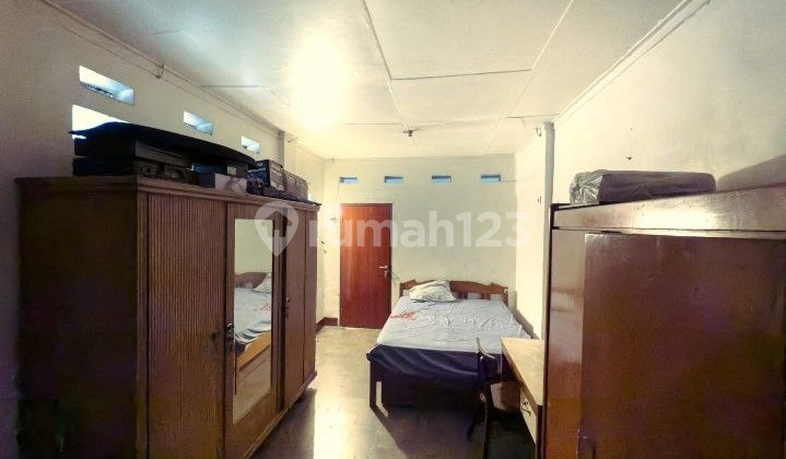 FOR SALE: A CHARMING CLASSIC HOUSE IN THE CENTER OF MALANG CITY WITH A SPACIOUS GARDEN 2