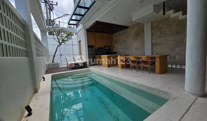 Modern Minimalist 2-Storey Villa in Seminyak, Batu Belig 1