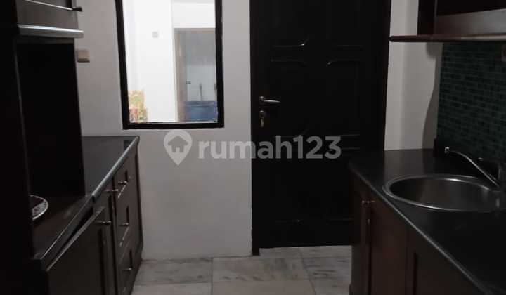 Sturdy ready-to-occupy strategic house in a cluster in Pekayon Bekasi. 2