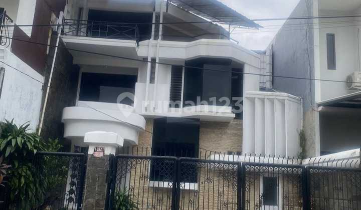 Rumah 2 lantai siap huni strategis di Pondok Kelapa Jakarta Timur Rumah 2 lantai siap huni strategis di Pondok Kelapa Jakarta Timur