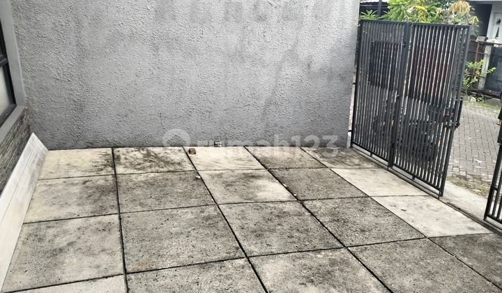 Rumah 2 lantai siap huni di perum griya bintara indah bekasi 2