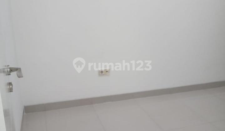 Ready-to-live minimalist house in the favorite cluster of Galaxy Bekasi. 2