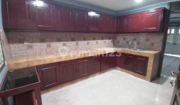 Rumah luas siap huni di Kayu Putih Jakarta pusat 2