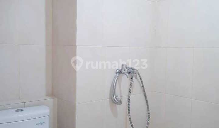 Apartemen Studio Tower Fressia View Pool Furnish Summarecon Bekasi 2