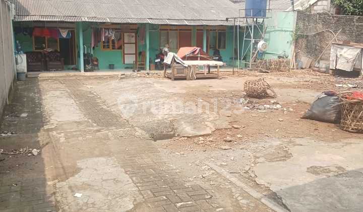 Rumah dengan 8 Pintu Kontrakan di Jatiwaringin Pondok Gede Bekasi