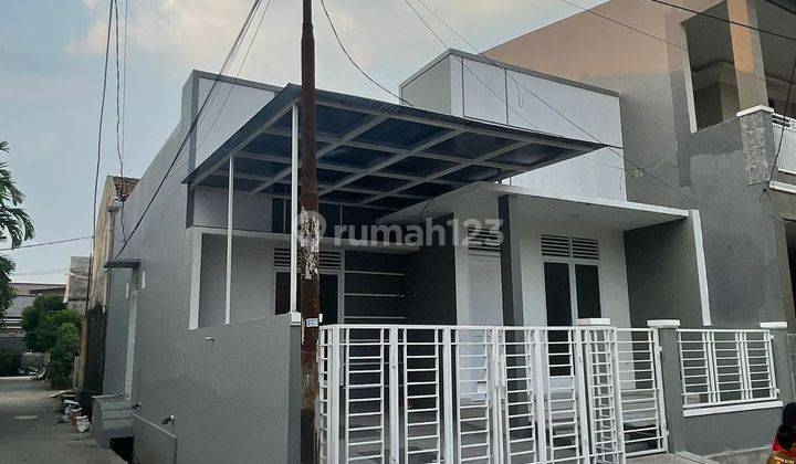 Rumah hook bagus siap huni di perumahan Raflesia Pdk Gede Bekasi 1