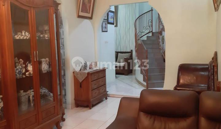 Rumah 2 lantai bagus luas siap huni di perumahan Vida Bumi Pala Bekasi 2