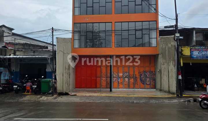 Strategic 3-Storey Shop House in Semper, North Jakarta