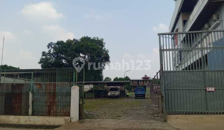 A strategic 1400 m2 land ready for use on Jl Setu, Cileungsi, Bogor. A strategic 1400 m2 land ready for use on Jl Setu, Cileungsi, Bogor.