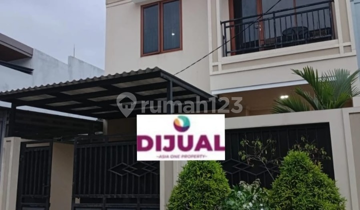 Sturdy 2-story house ready to occupy, strategically located in Taman Gigi Galaxy, Bekasi. Sturdy 2-story house ready to occupy, strategically located in Taman Gigi Galaxy, Bekasi.