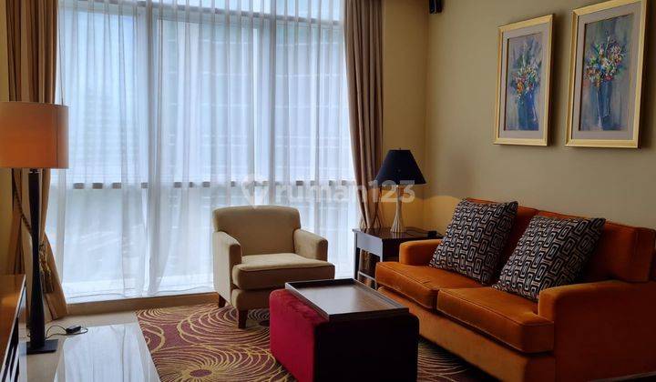 ruang tamu apartemen oakwood premier cozmo 1