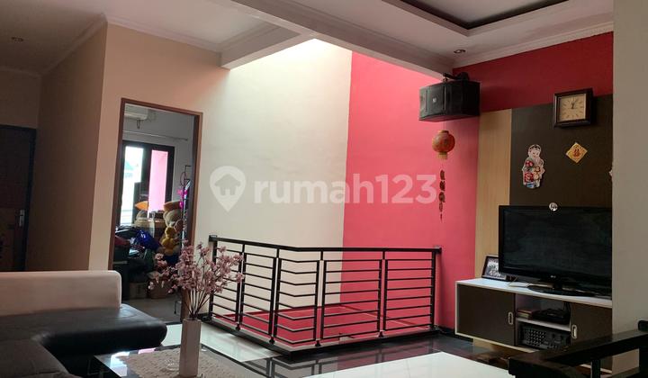 Beautiful 2-story house ready to occupy, strategic location in Jatibening Bekasi. 2